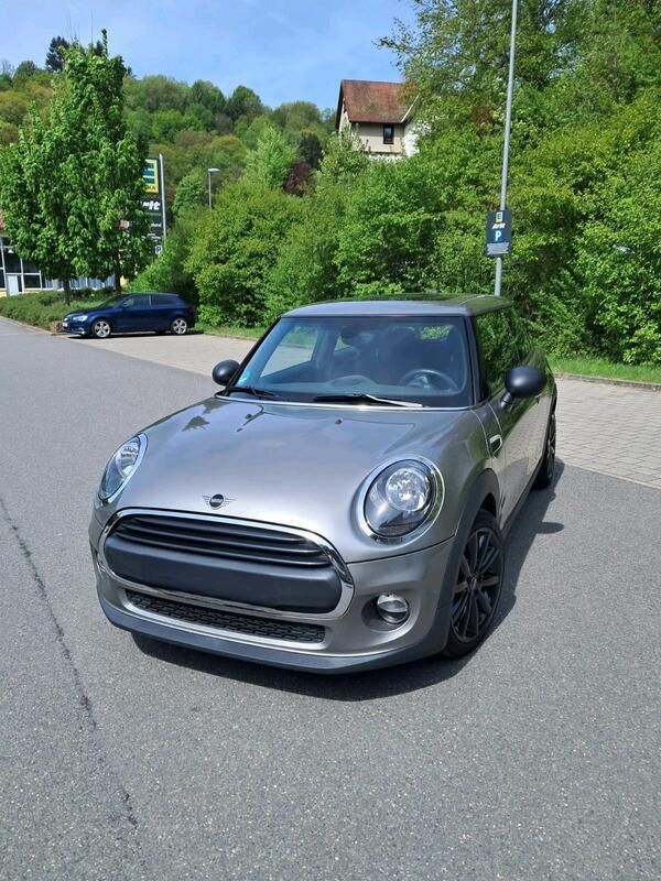 Grau Gebraucht 2018 Mini ONE Kleinwagen | 12.900 € (Guter Preis) - Bild 1/4
