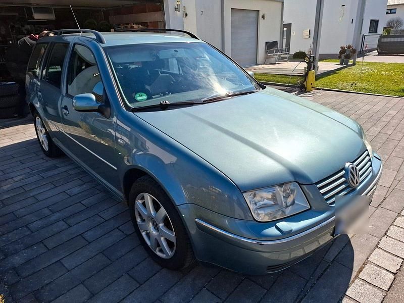 Usata VW Bora Basis 110 CV (80 kW) 2003 Blu Berlina