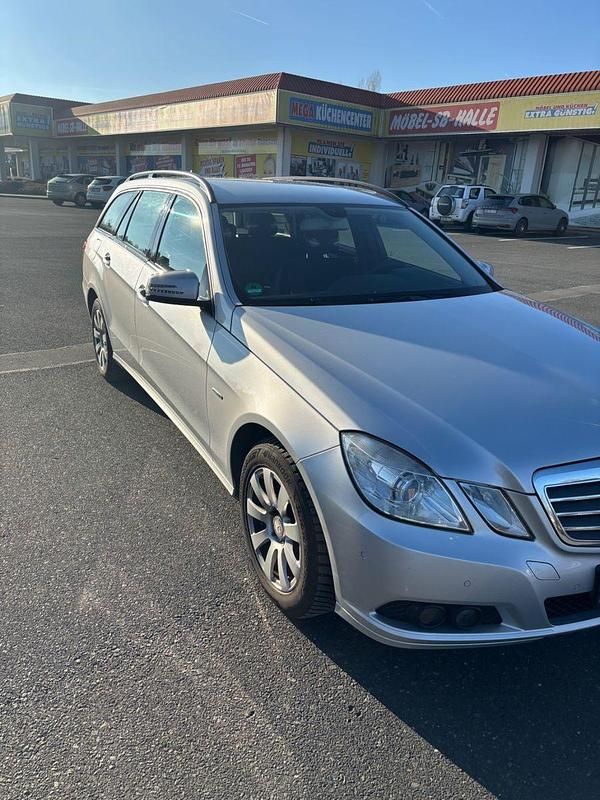 Second-hand Mercedes E220 170 CP (125 kW) 2010 Argintiu Break