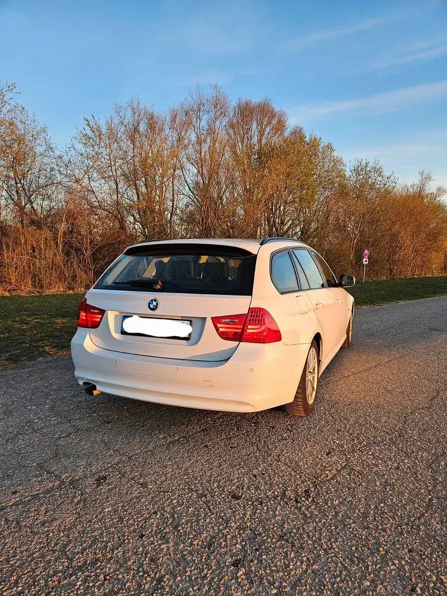 Gebraucht BMW 316 116 PS (85 kW) 2010 Weiß Kombi