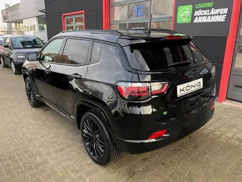 Gebraucht Jeep Compass Altitude 131 PS (96 kW) 2024 Schwarz SUV