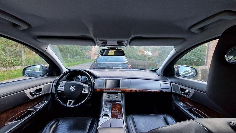 Gebraucht Jaguar XF Premium Luxury 275 PS (202 kW) 2009 Schwarz Limousine