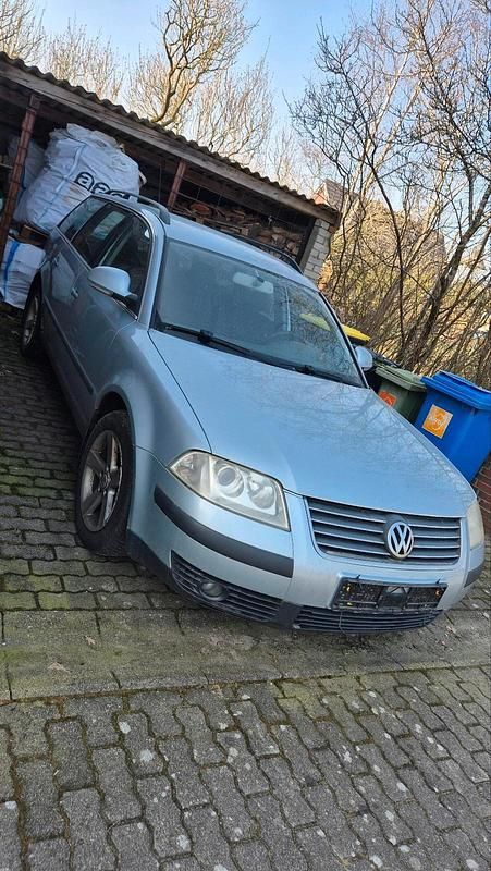 Gebraucht VW Passat 101 PS (74 kW) 2004 Blau Kombi
