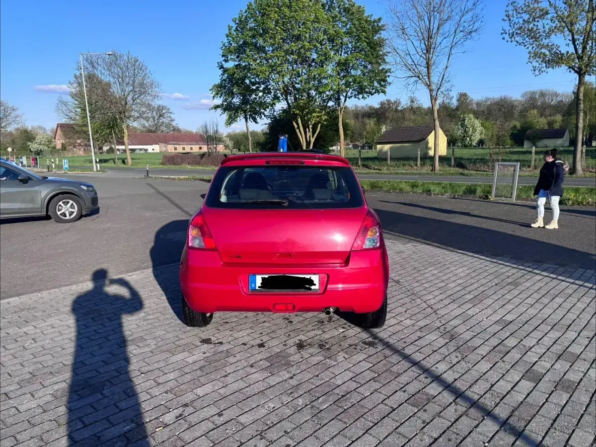 Gebraucht Suzuki Swift 92 PS (67 kW) 2009 Rot Kleinwagen