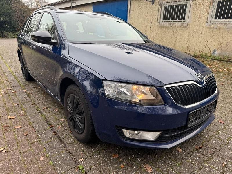 Gebraucht Skoda Octavia Active 105 PS (77 kW) 2014 Modra pacific/pacific blau Kombi