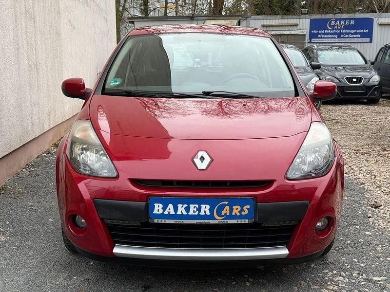 Gebraucht Renault Clio III Dynamique 75 PS (55 kW) 2011 Rot Limousine