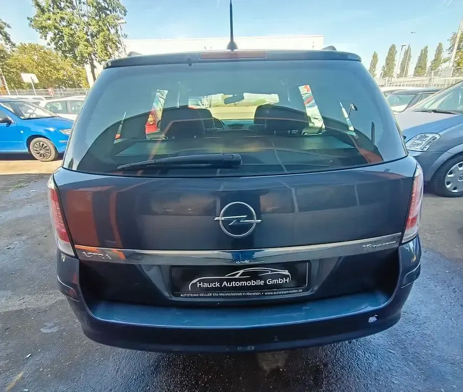 Gebraucht Opel Astra Edition+ 105 PS (77 kW) 2006 Metro m2 Limousine