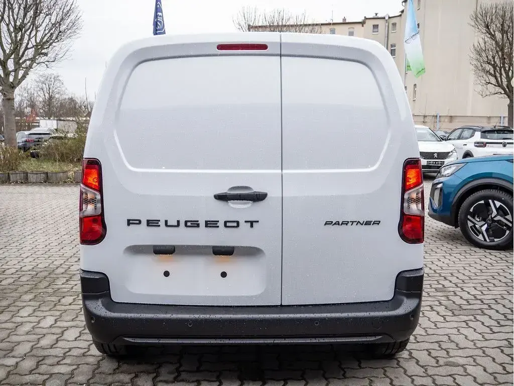 Gebraucht Peugeot Partner 102 PS (75 kW) 2026 Weiß Van / Kleinbus