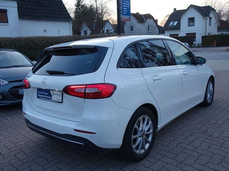 Usata Mercedes B220 190 CV (139 kW) 2022 Bianco Monovolume