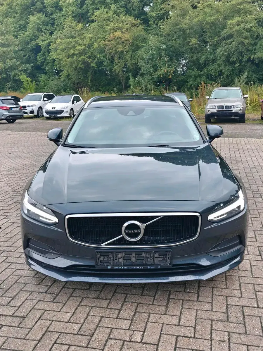 Gebraucht Volvo V90 Momentum 150 PS (110 kW) 2018 Blau Kombi