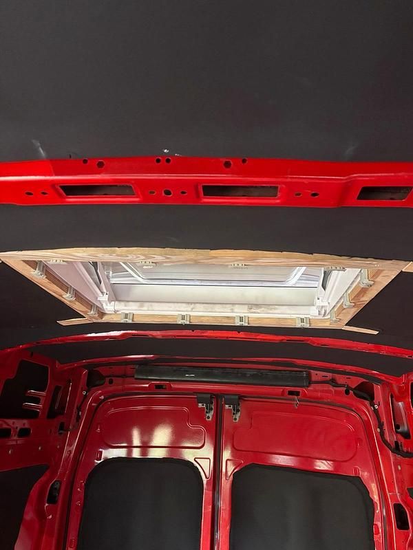 Gebraucht Ford Transit 125 PS (91 kW) 2015 Rot Van / Kleinbus