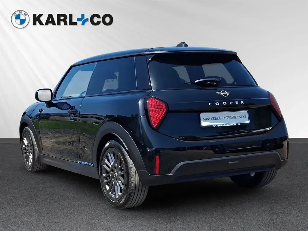 Gebraucht Mini Cooper 114 kW (156 PS) 2025 Schwarz Kleinwagen