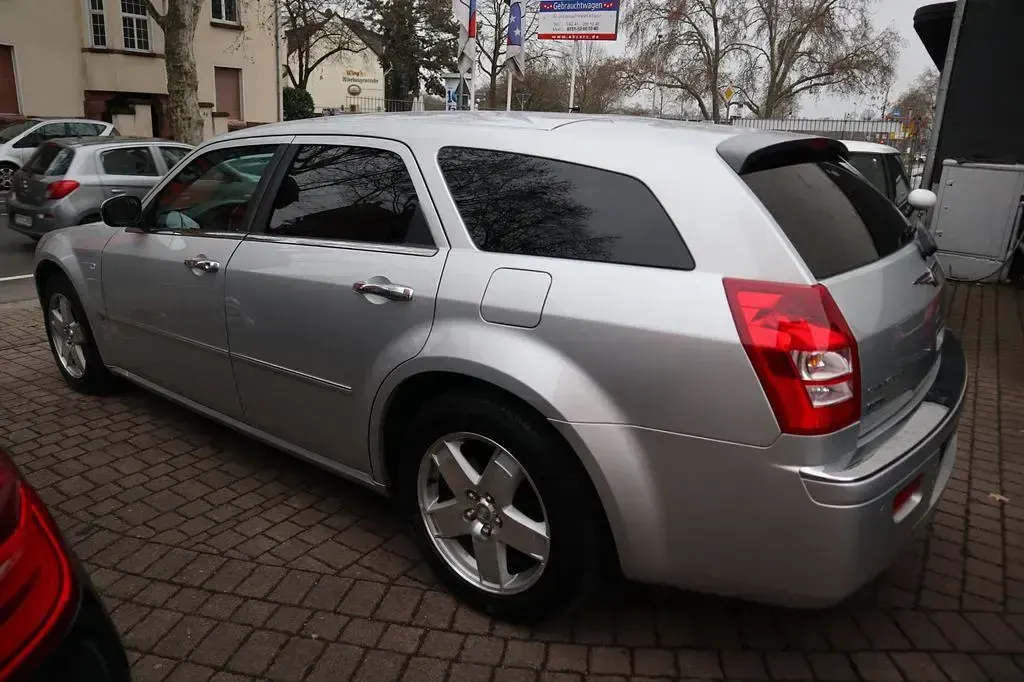 Gebraucht Chrysler 300C Touring 249 PS (183 kW) 2006 Bright silver (metallic) Kombi