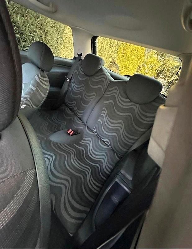 Gebraucht Mini Cooper 90 PS (66 kW) 2004 Schwarz Kleinwagen