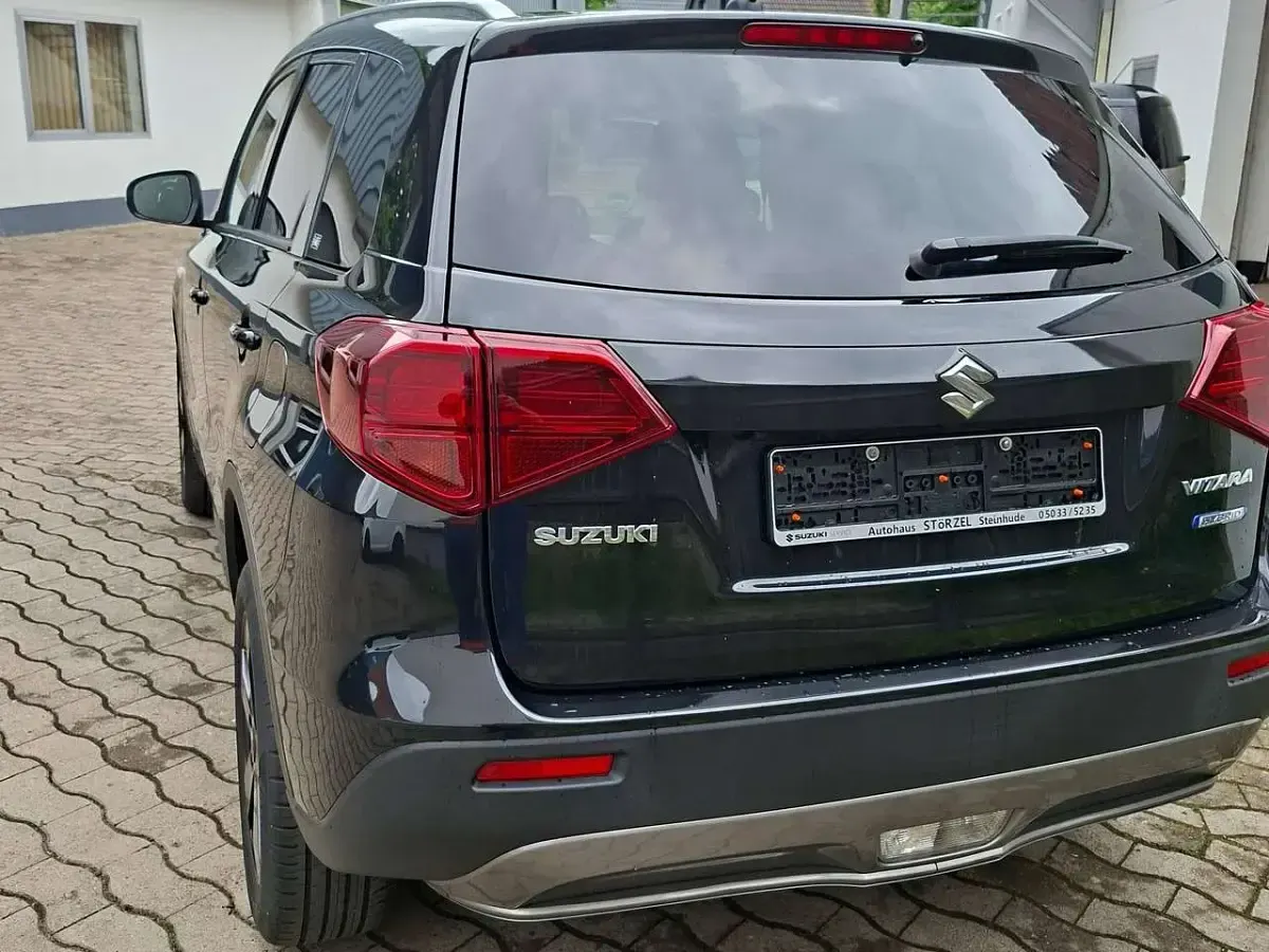 Gebraucht Suzuki Vitara Comfort 129 PS (94 kW) 2020 Schwarz SUV