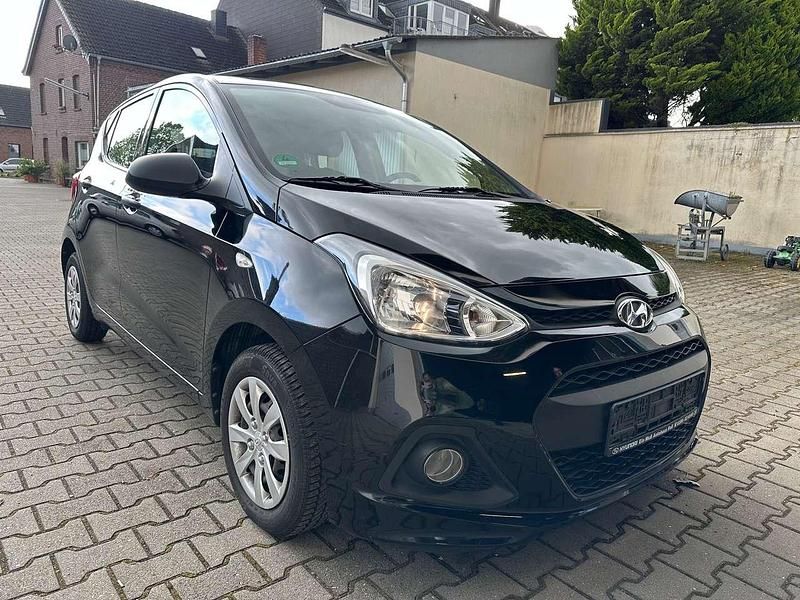 Schwarz Gebraucht 2016 Hyundai i10 Classic Kleinwagen | 6.299 € (Fairer Preis) - Bild 1/4