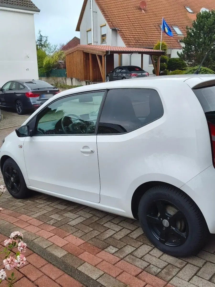Gebraucht VW up! 60 PS (44 kW) 2015 Weiß Kleinwagen