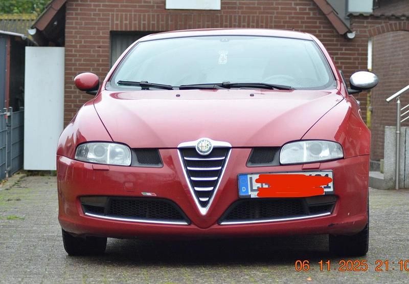 Rot Gebraucht 2007 Alfa Romeo GT Coupé | 3.000 € (Etwas zu teuer) - Bild 1/4