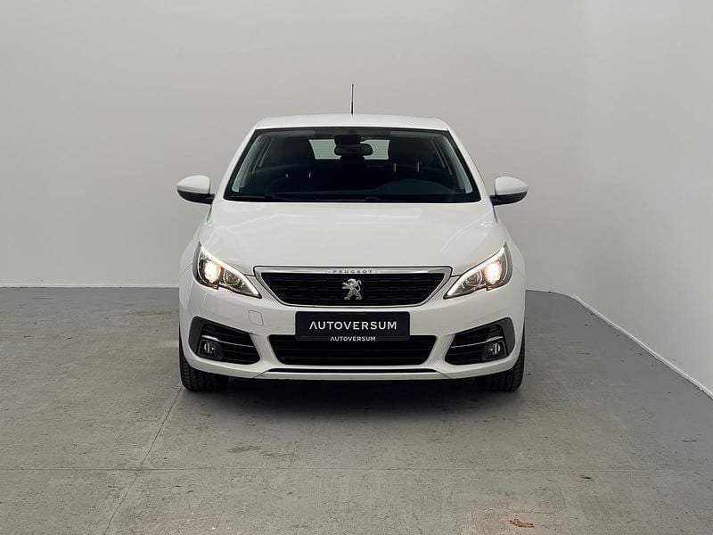 Gebraucht Peugeot 308 Active 131 PS (96 kW) 2021 Weiß Limousine