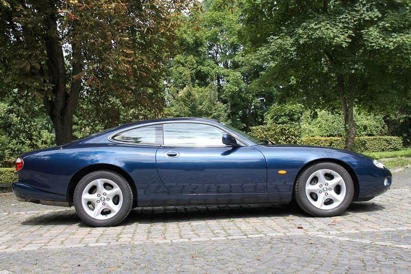 Używany Jaguar XK8 284 KM (208 kW) 2001 Niebieski Coupe