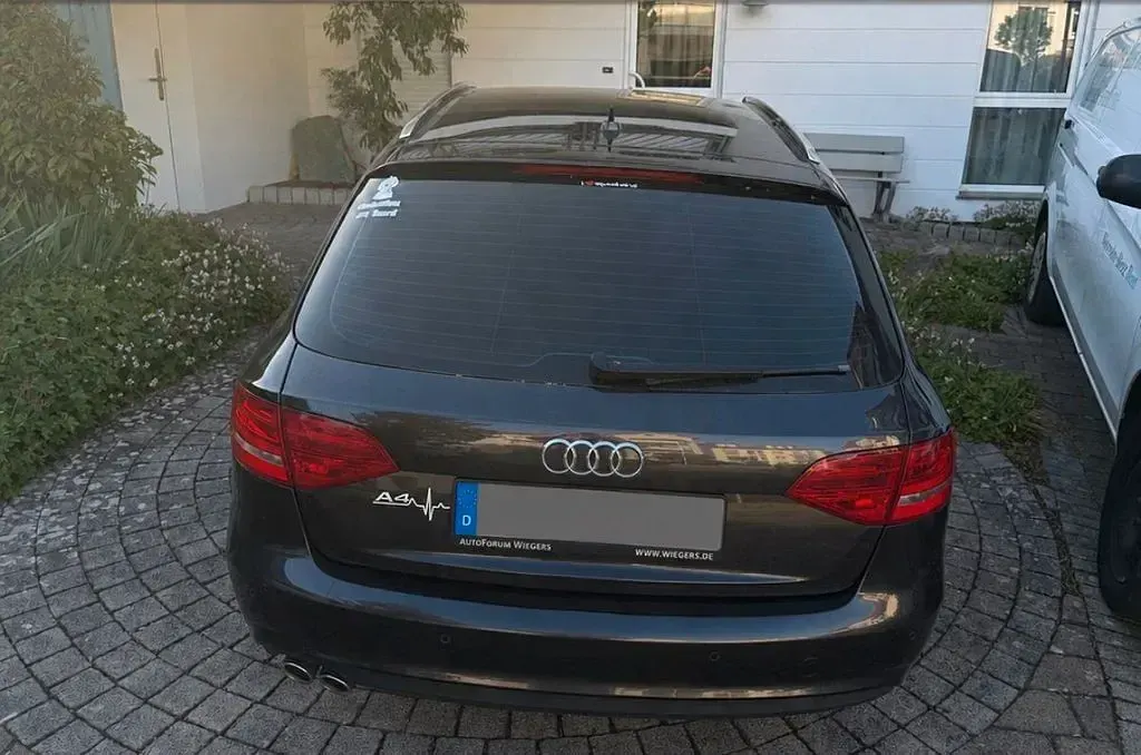 Gebraucht Audi A4 Attraction 150 PS (110 kW) 2014 Grau Kombi