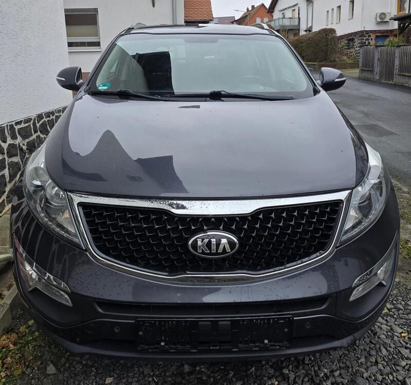 Grau Gebraucht 2014 Kia Sportage SUV | 9.800 € (Etwas zu teuer) - Bild 1/4