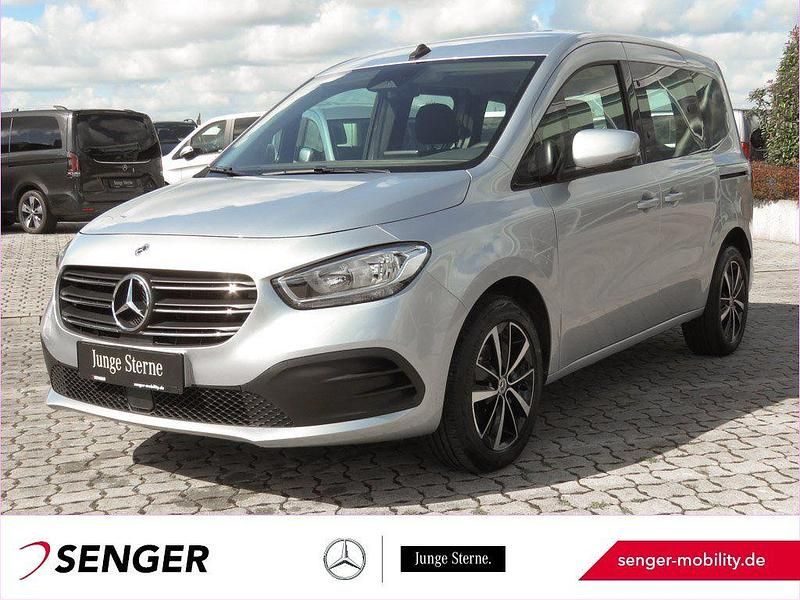 Silber Gebraucht 2024 Mercedes T180 Van / Kleinbus | 28.650 € (Fairer Preis) - Bild 1/3