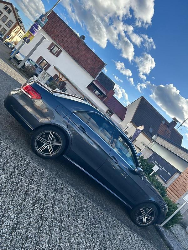 Gebraucht Mercedes E220 204 PS (150 kW) 2013 Silber Limousine