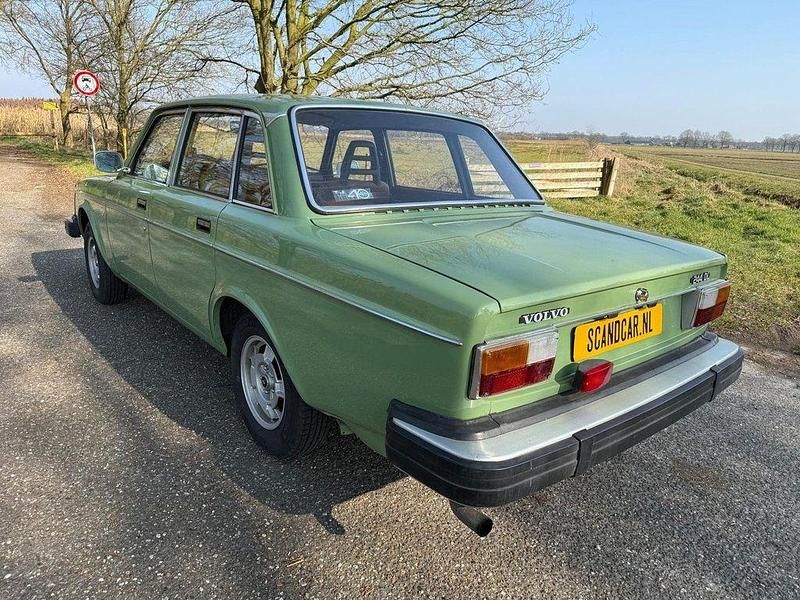 Gebraucht Volvo 244 97 PS (71 kW) 1976 Grün Limousine