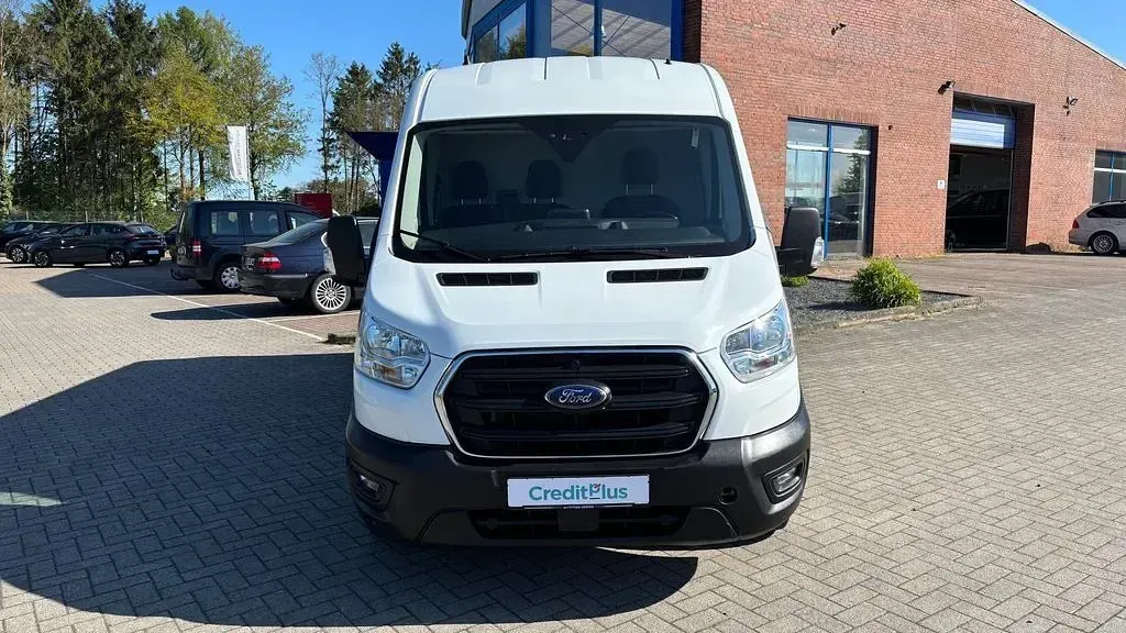 Käytetty Ford Transit Trend 131 HP (96 kW) 2022 Valkoinen Tila-auto