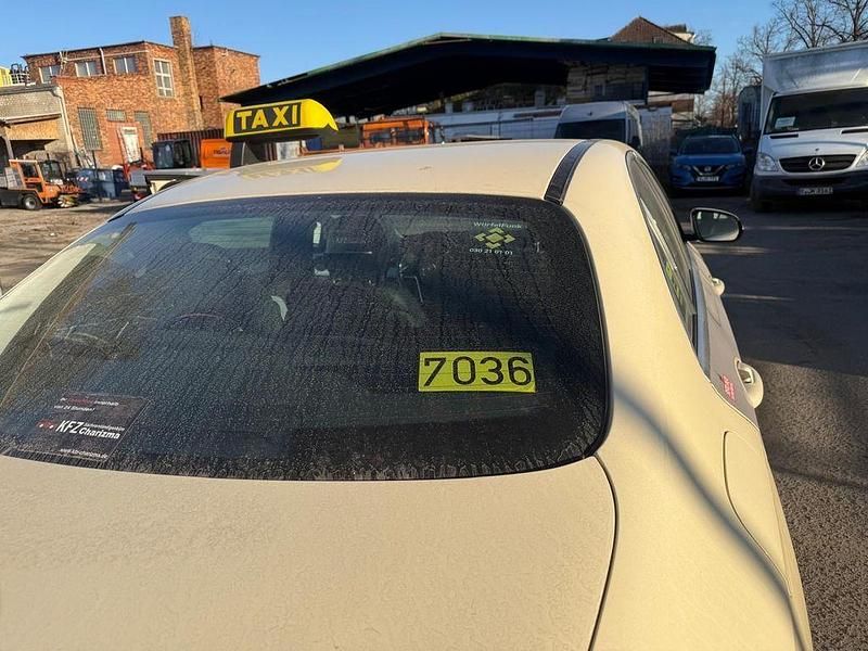 Gebraucht Mercedes E200 160 PS (117 kW) 2021 Beige Limousine