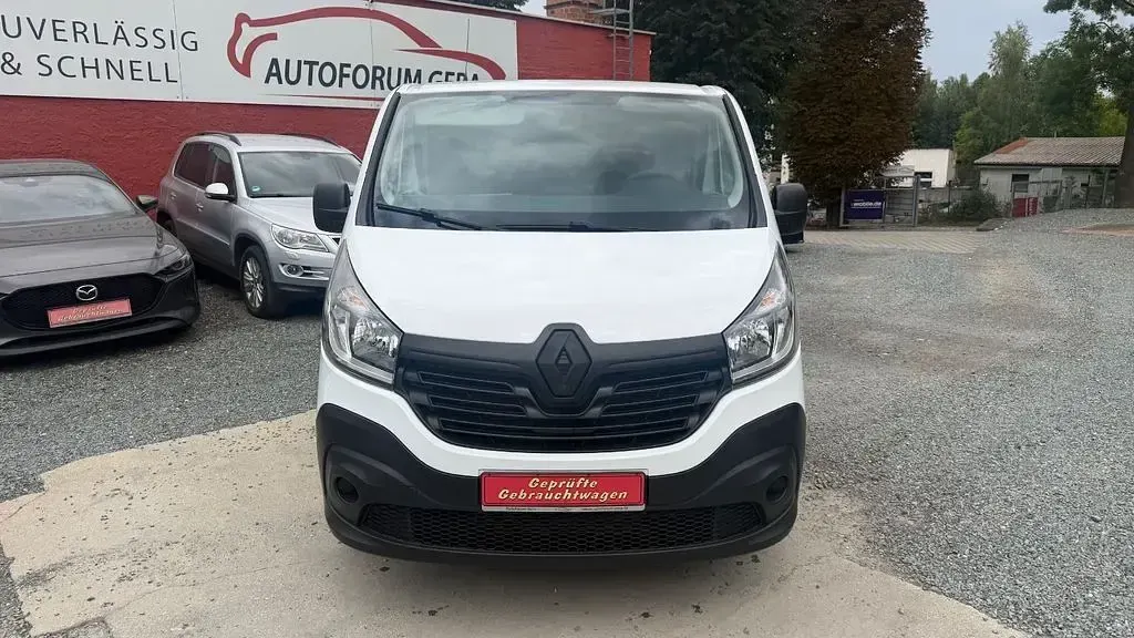 Gebraucht Renault Trafic 121 PS (88 kW) 2017 Weiß Van / Kleinbus