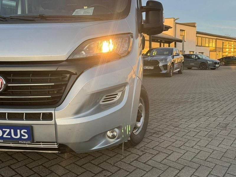 Gebraucht Fiat Ducato 140 PS (102 kW) 2021 Metallic aluminium grey Van