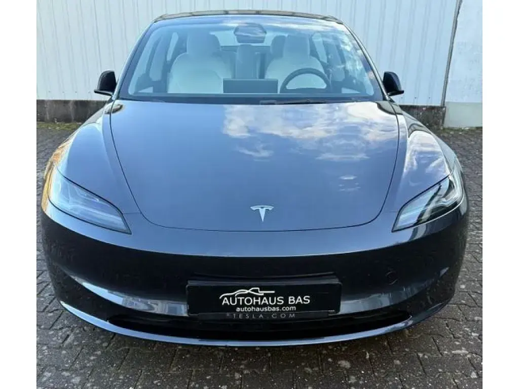 Gebraucht Tesla Model 3 Standard Range 208 kW (283 PS) 2024 Grau (metallic) Limousine