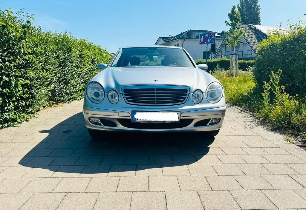 Gebraucht Mercedes E200 136 PS (100 kW) 2005 Silber Limousine