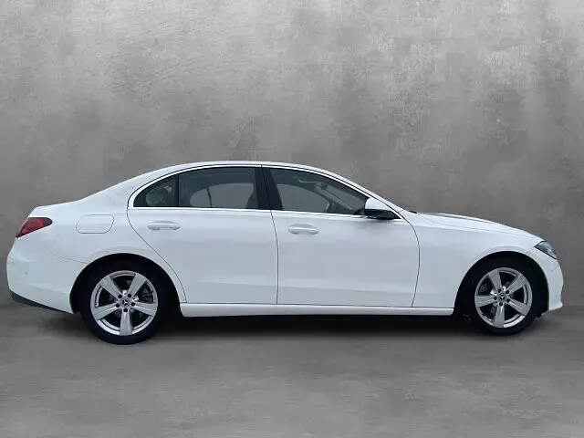 Gebraucht Mercedes C180 Avantgarde 170 PS (125 kW) 2022 Weiß Limousine