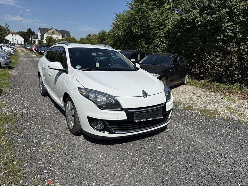 Gletscherweiss Gebraucht 2012 Renault Mégane GrandTour Dynamique Kombi | 2.799 € (Guter Preis) - Bild 1/4