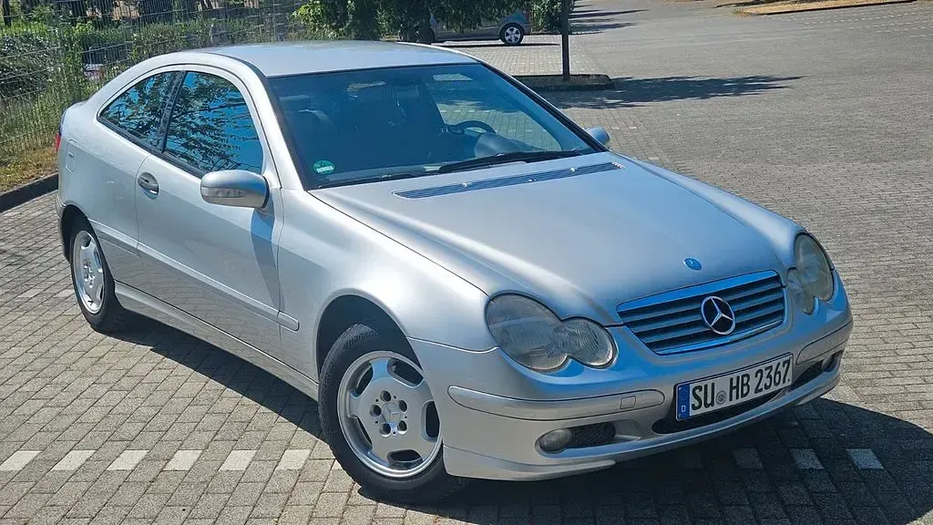 Gebraucht Mercedes C180 143 PS (105 kW) 2003 Silber Coupé