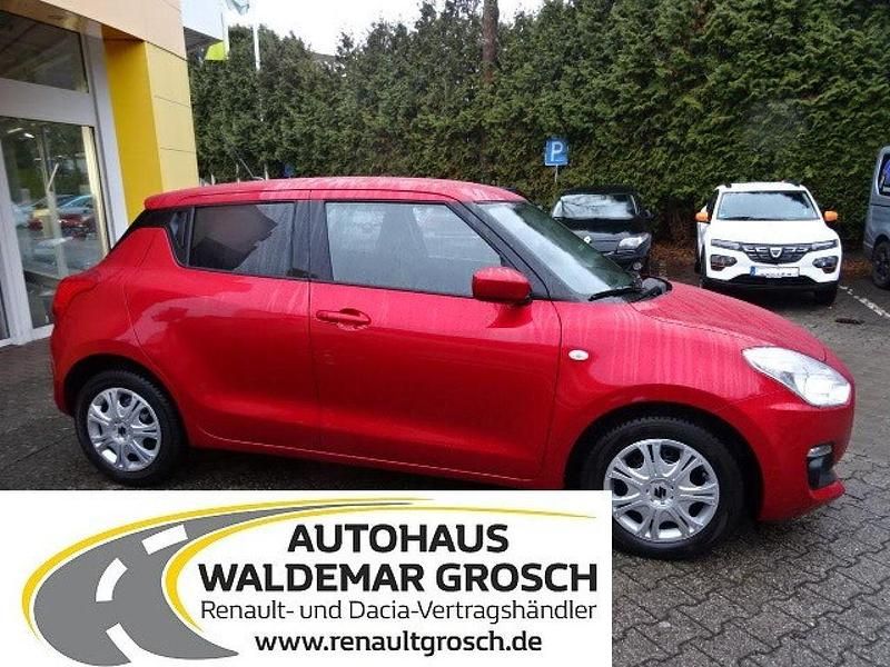 Rot Gebraucht 2020 Suzuki Swift Comfort Limousine | 12.964 € (Etwas zu teuer) - Bild 1/4