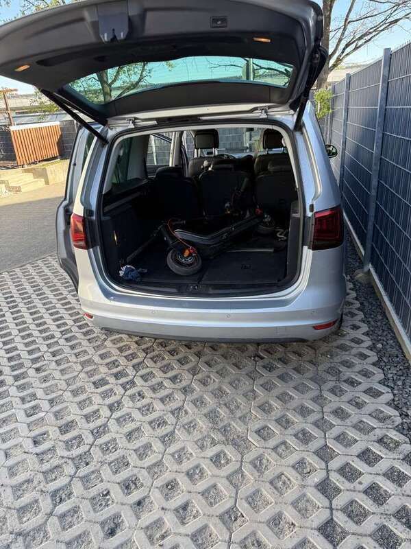 Silber Gebraucht 2015 Seat Alhambra Style Plus Van / Kleinbus | 14.000 € (Fairer Preis) - Bild 1/4