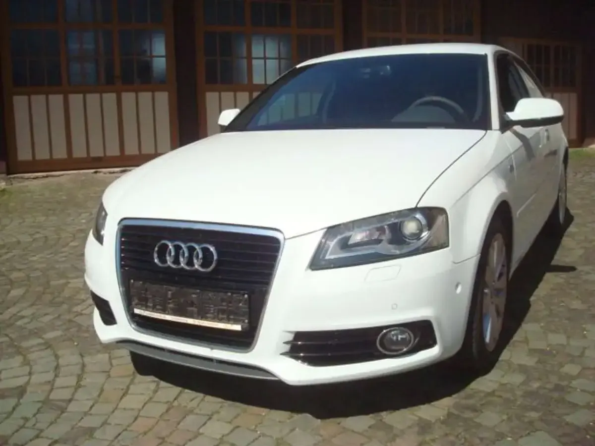 Używany Audi A3 Ambition 200 KM (147 kW) 2012 Biały Hatchback