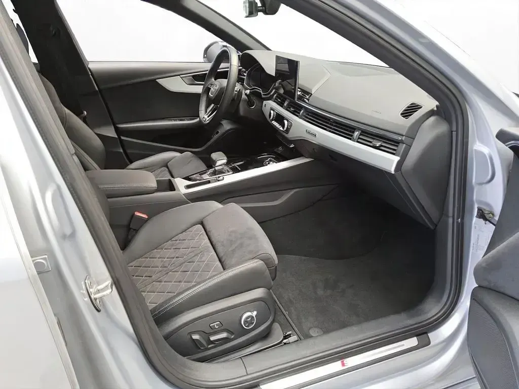 Gebraucht Audi A4 Advanced 204 PS (150 kW) 2023 Florettsilber metallic Kombi
