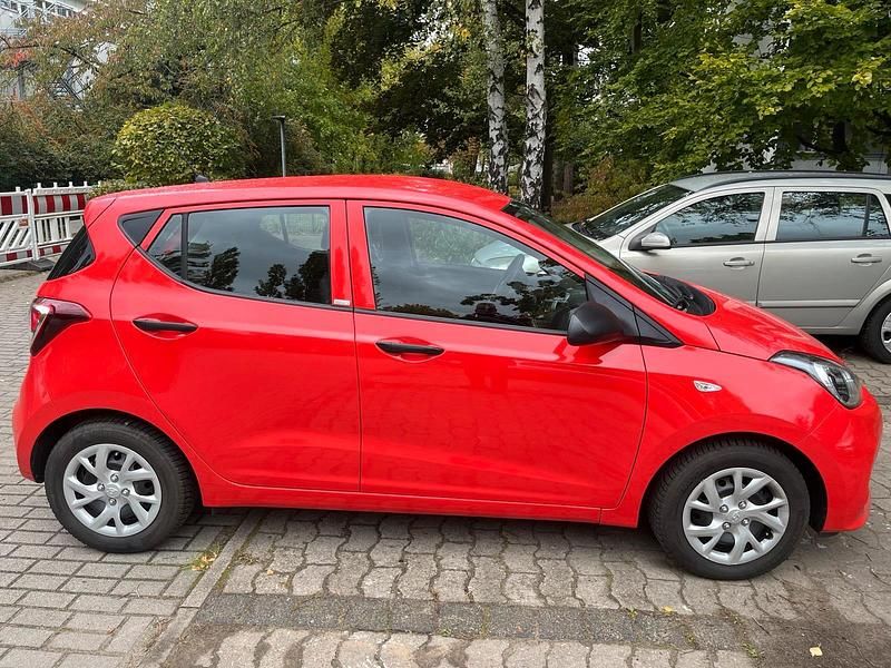 Gebraucht Hyundai i10 67 PS (49 kW) 2020 Rot Kleinwagen