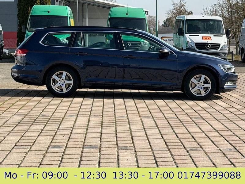 Gebraucht VW Passat 150 PS (110 kW) 2017 Blau Kombi