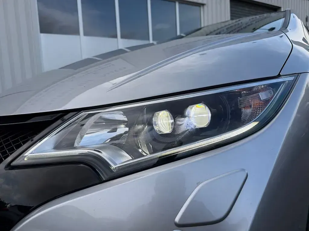 Gebraucht Honda Civic Lifestyle 141 PS (103 kW) 2015 Alabaster silver Kombi