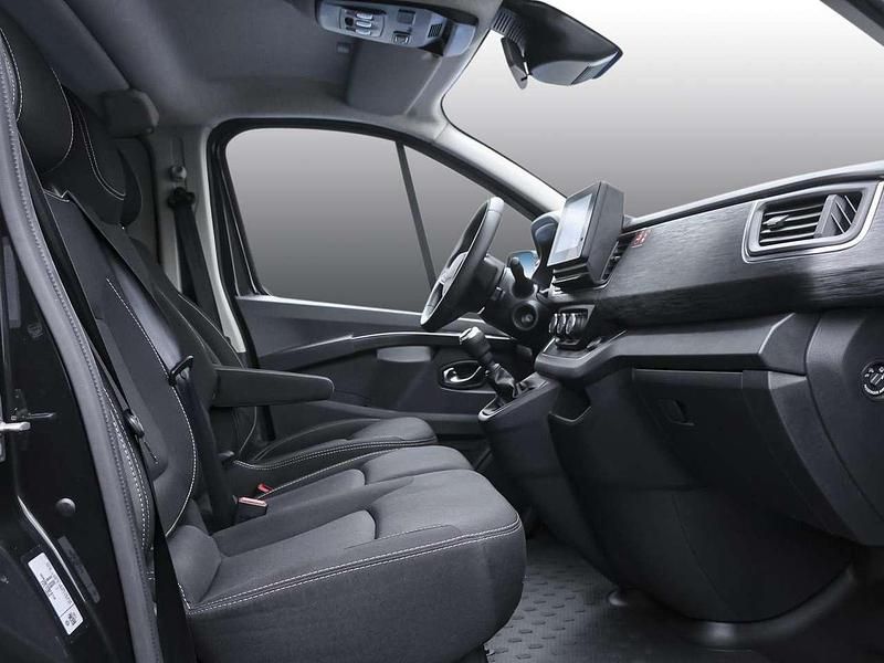 Second-hand Renault Trafic Evolution 150 CP (110 kW) 2025 Negru Monovolum