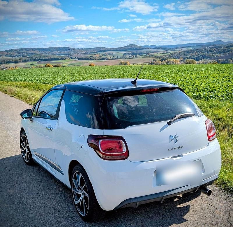 Gebraucht Citroën DS3 So Chic 110 PS (80 kW) 2015 Weiß Kleinwagen