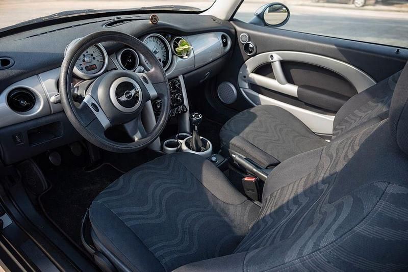 Gebraucht Mini ONE 90 PS (66 kW) 2004 Schwarz Kleinwagen