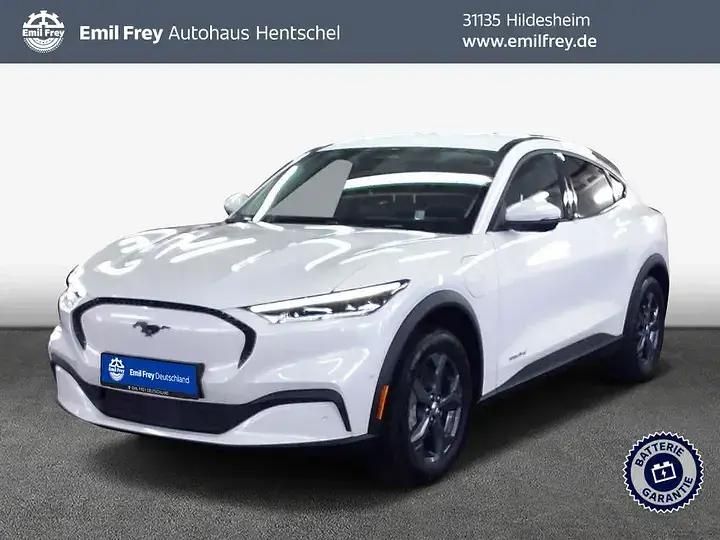 Iridiumschwarz Gebraucht 2023 Ford Mustang Mach-E SUV | 52.690 € - Bild 1/3