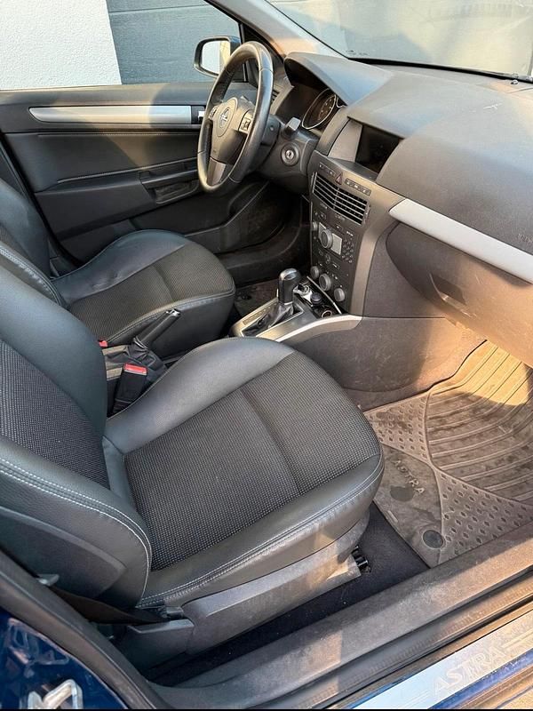 Gebraucht Opel Astra Innovation 125 PS (91 kW) 2006 Blau Limousine